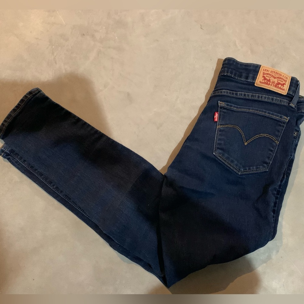 Levi’s skinny 711 jeans size 27